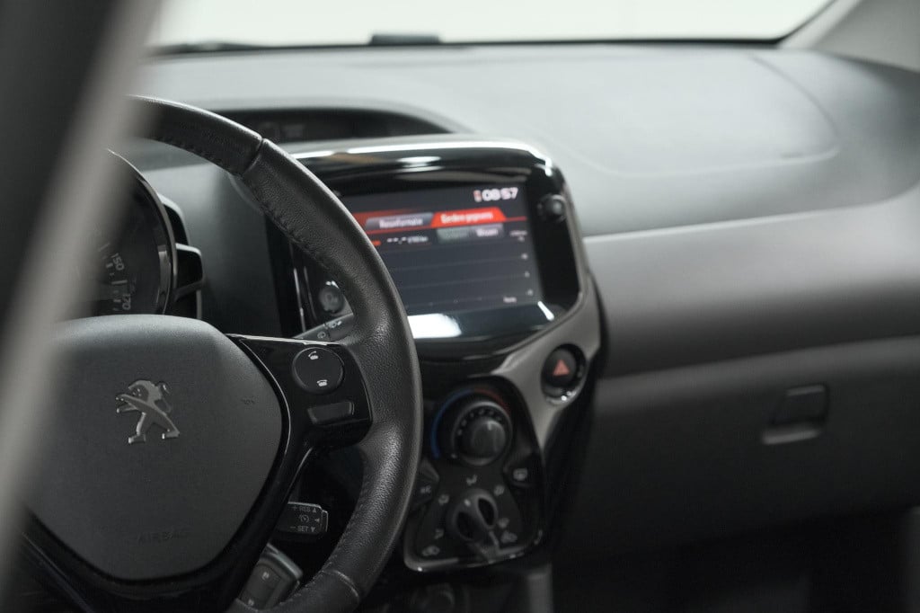 Peugeot 108 1.0 e-vti allure top! | elektrisch vouwdak | apple carplay | da
