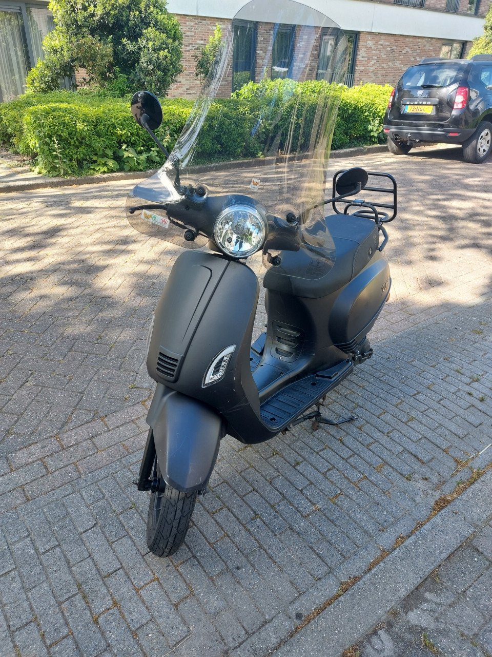 Te koop prima BTC Riva blauw kenteken ) scooter promo.