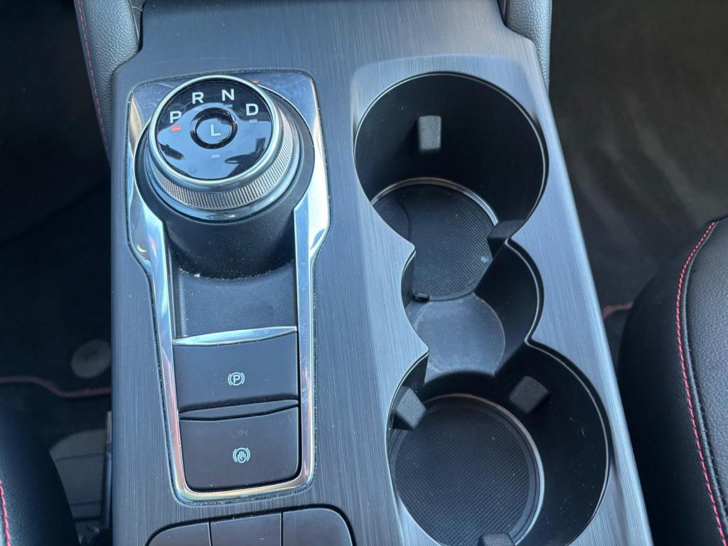 Ford Kuga 2.5 phev e-cvt 225pk st-line x , pano dak , adaptive cc , voorrui