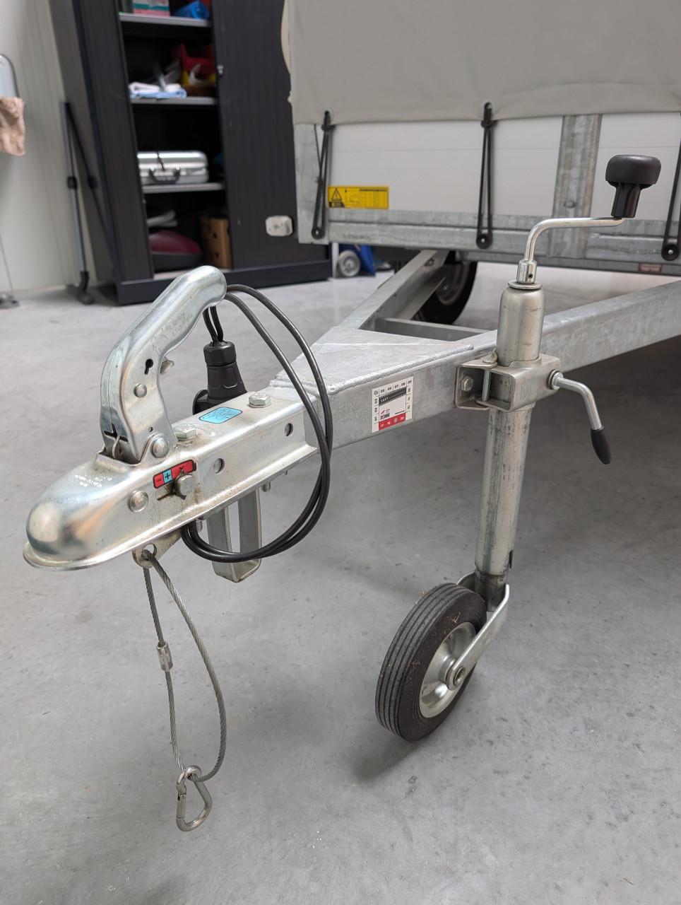 Nieuwe Twins aanhanger met huif