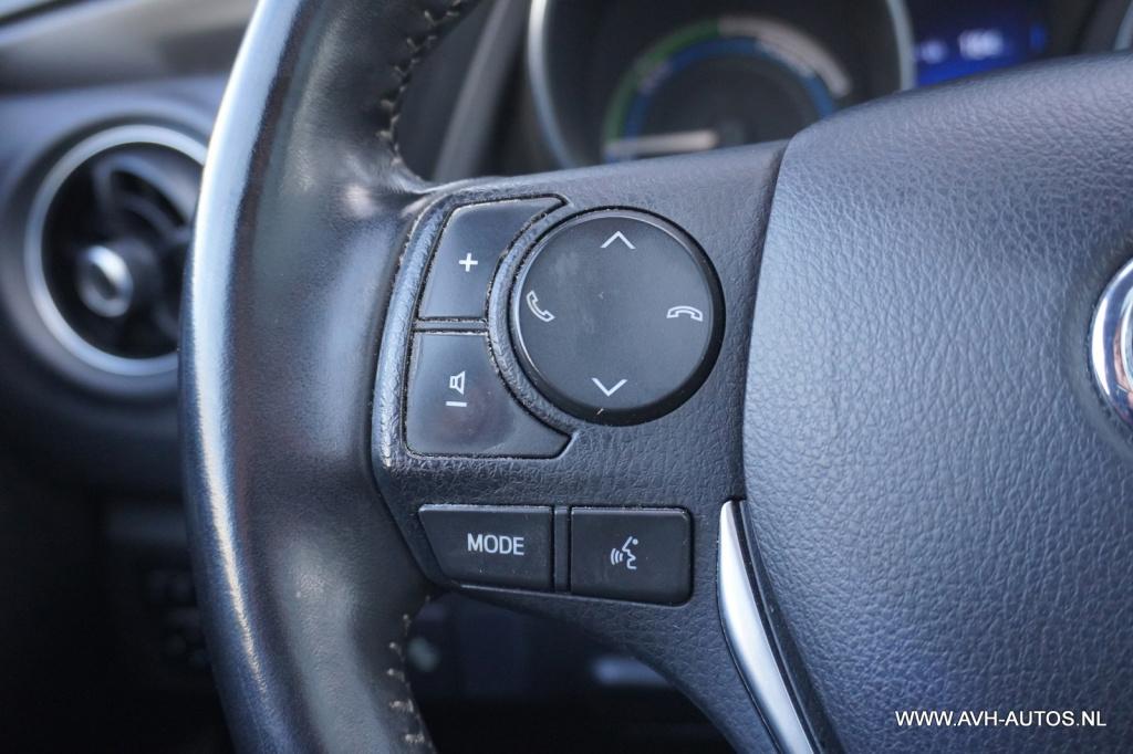 Toyota Auris touring sports 1.8 hybrid lease