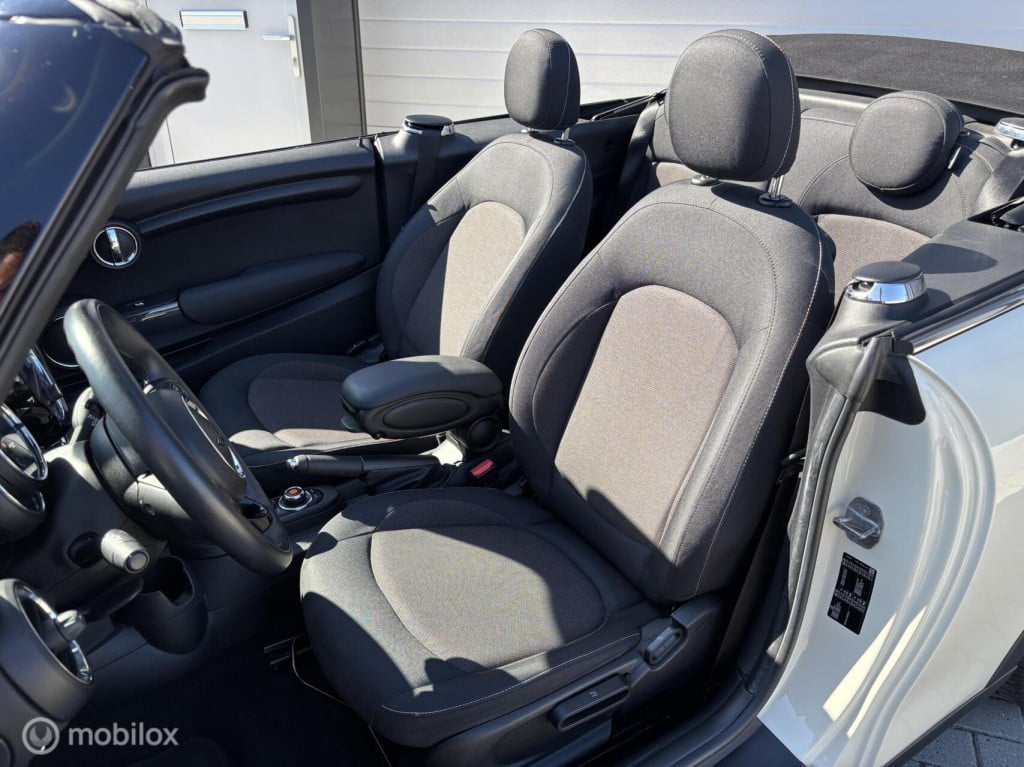 Mini Cooper Cabrio 1.5 chili