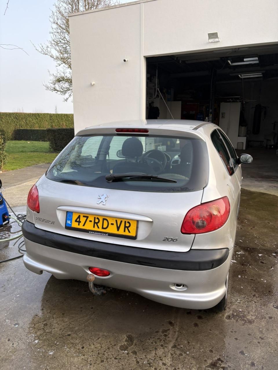Peugeot 206