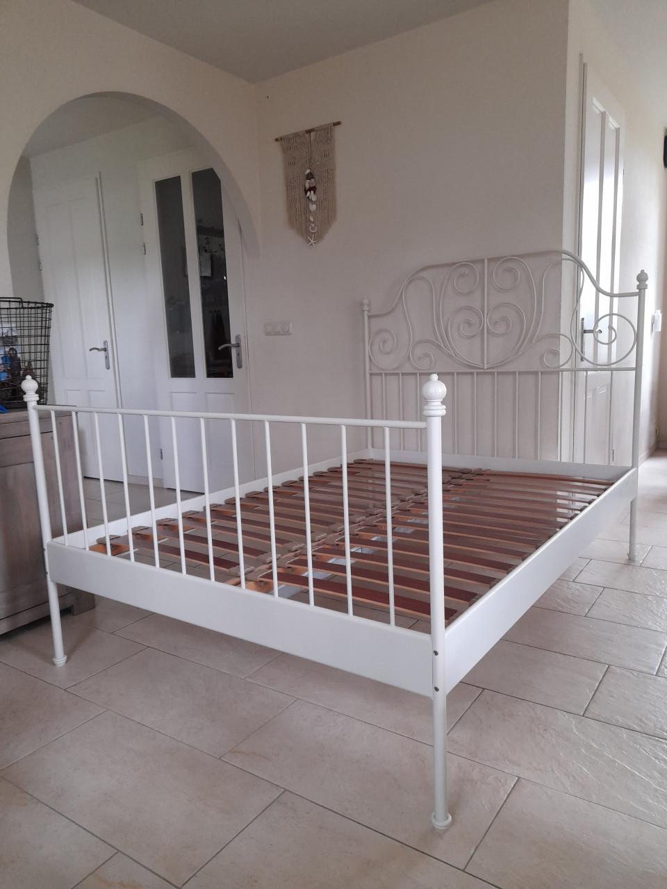 Metalen Bed 140 x 200 (in goede staat )
