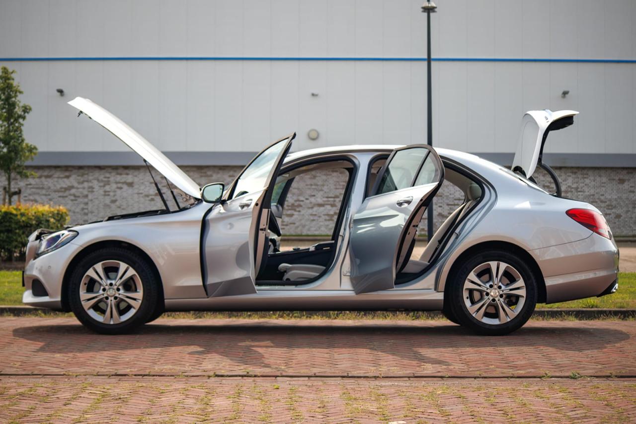 Mercedes C180 W205 2014 Nieuw model (8,2 sec 100) Nieuwstaat! Zuinig!