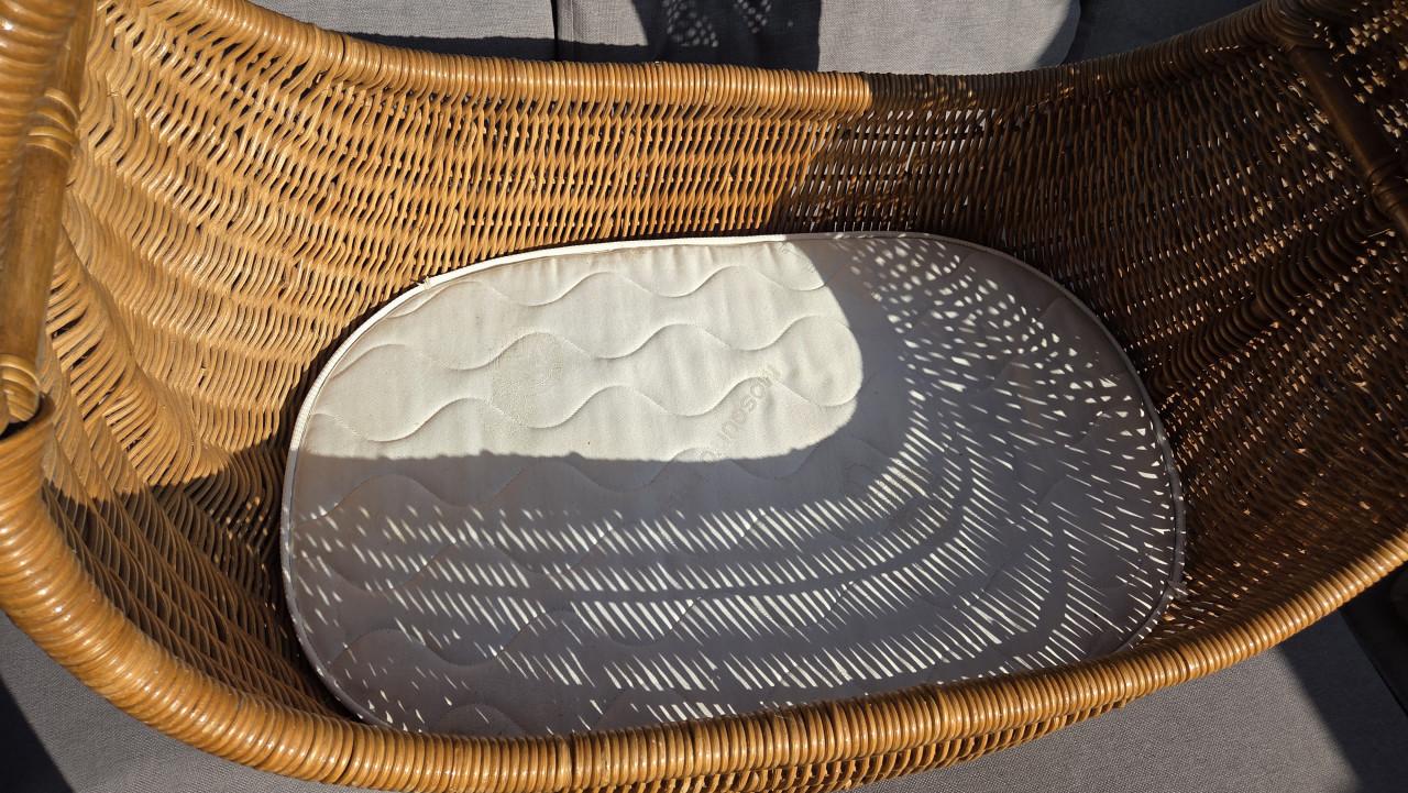 Vintage Wieg Rotan met Matras en Onderstel