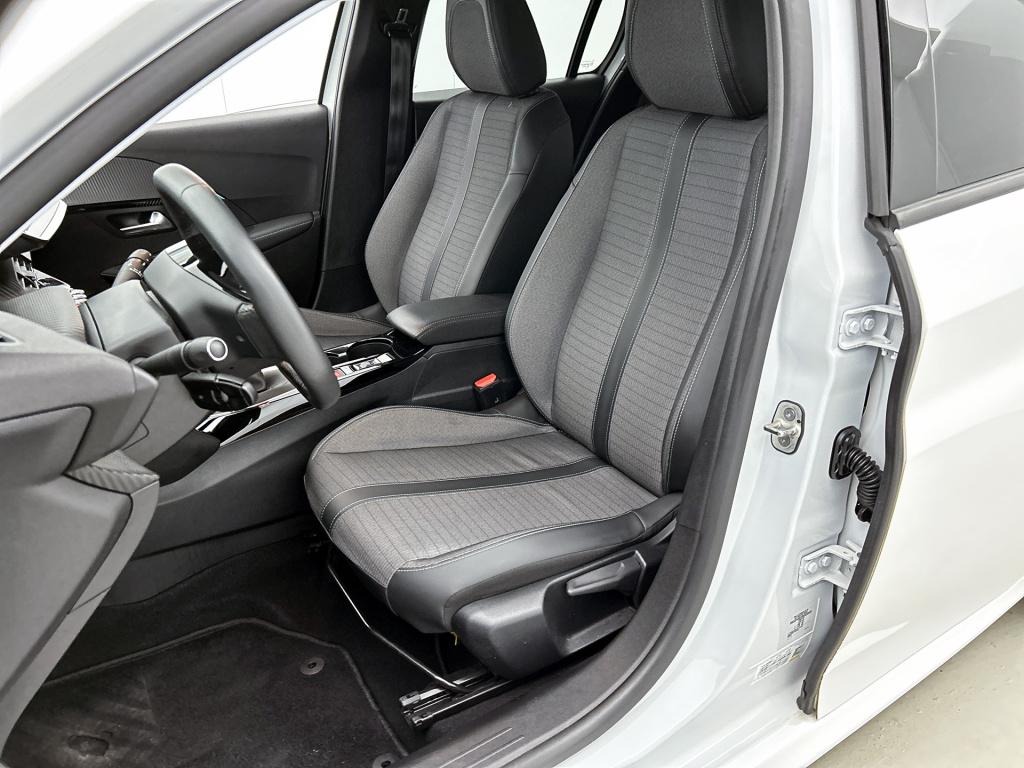 Peugeot 208 100 pk allure pack | rijklaar | keyless entry | camera | stoelv