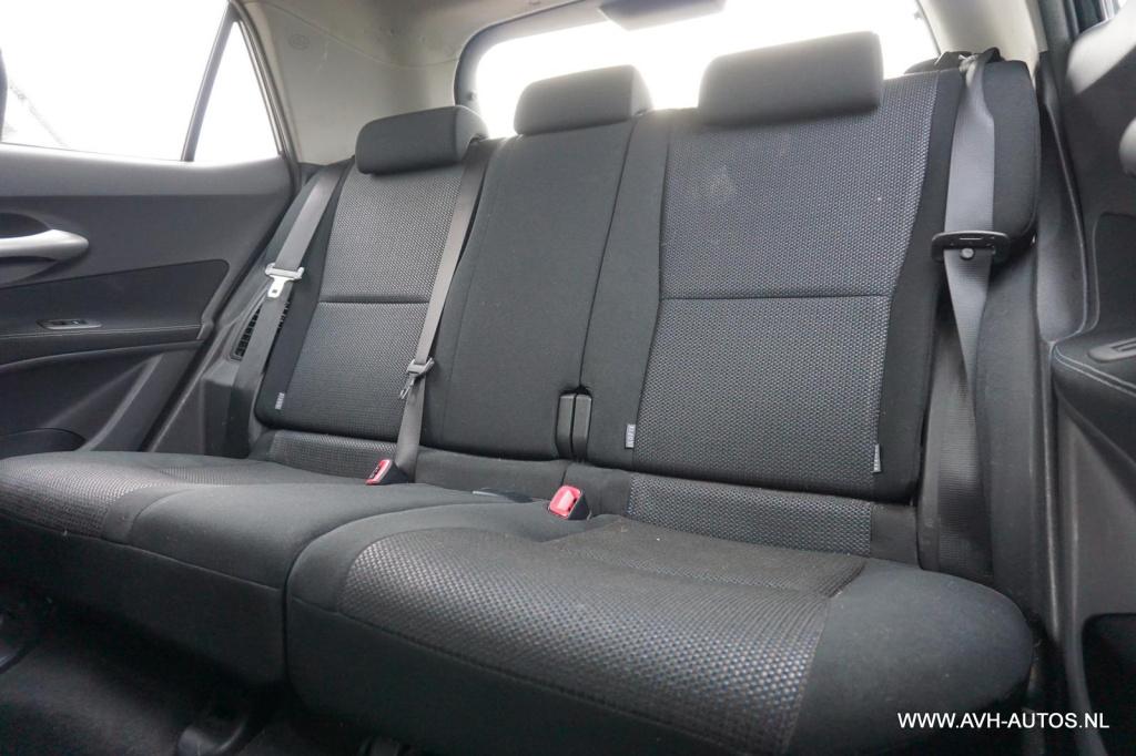 Toyota Auris 1.8 full hybrid dynamic business