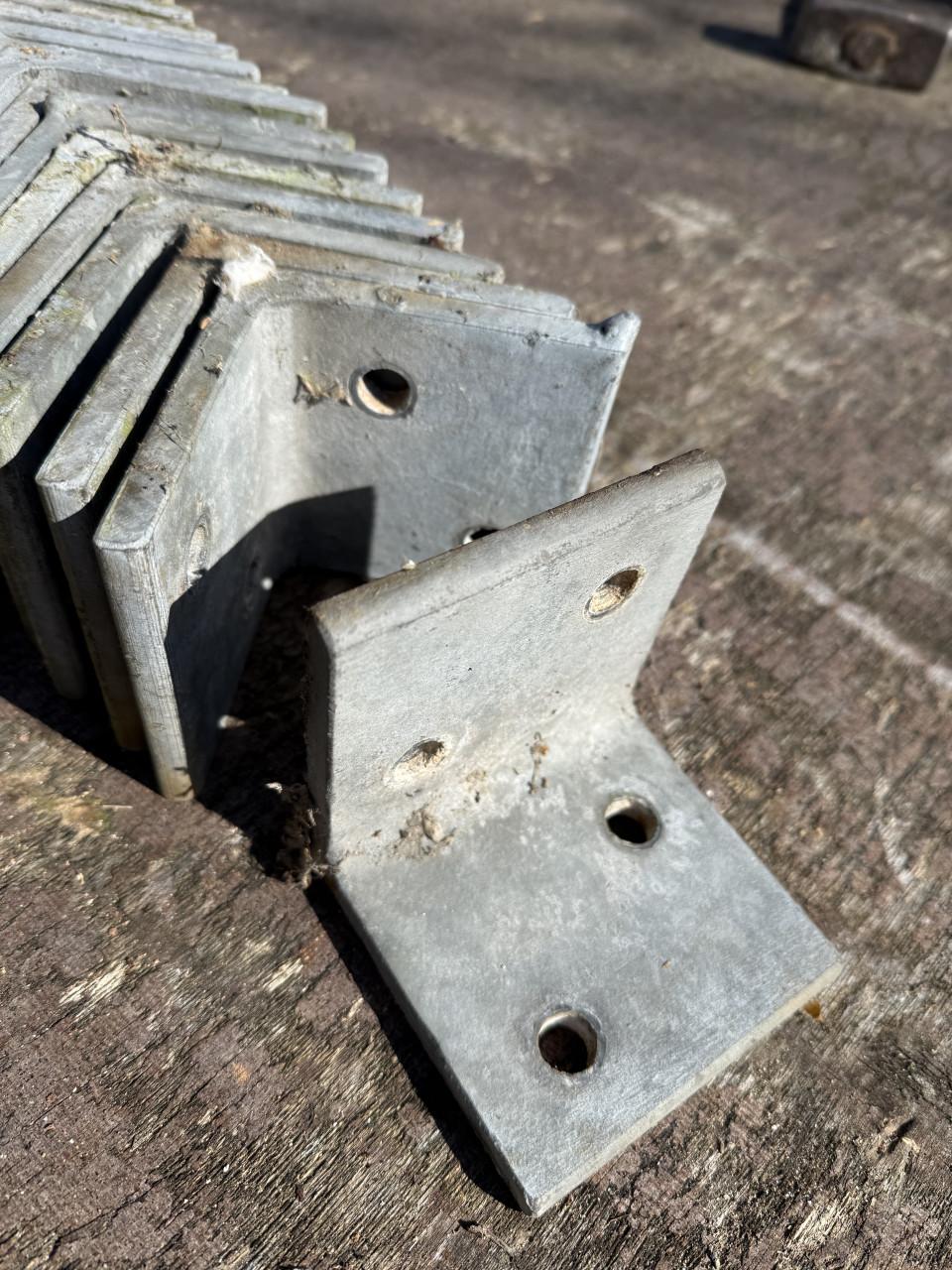 Hoekankers zwaar 100x100x10 27 stuks