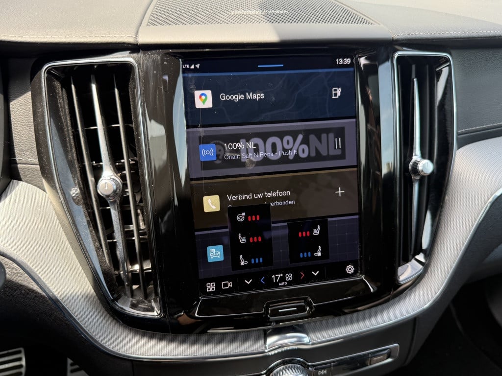 Volvo XC60 t6 340pk recharge r-design| adap.cruise| luchtvering| panodak| 2