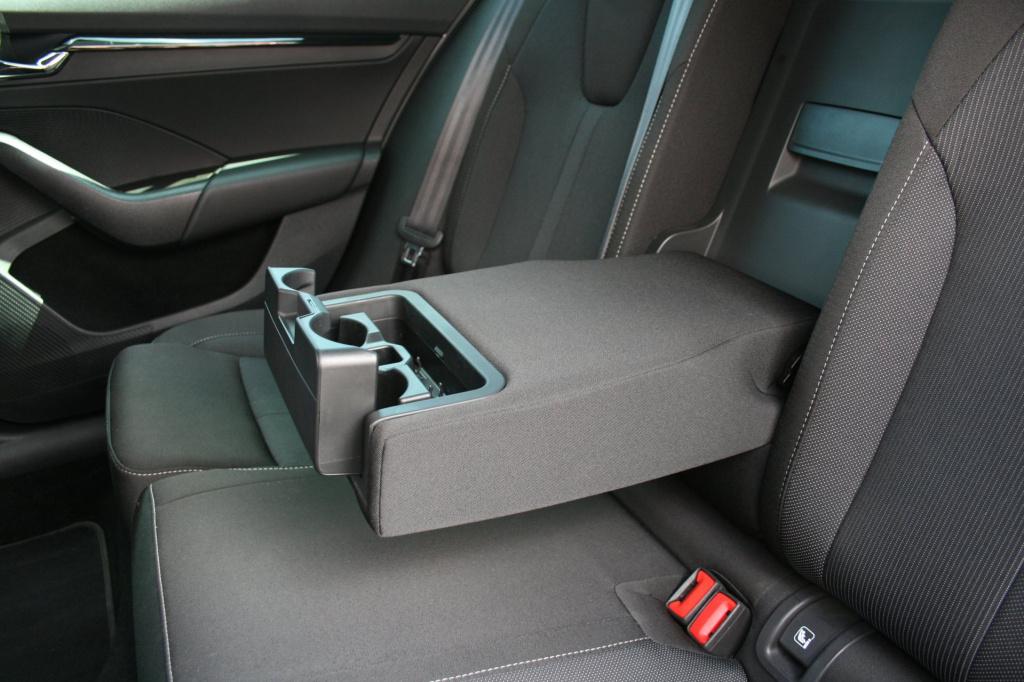 Skoda Octavia 1.0 e-tsi sport business