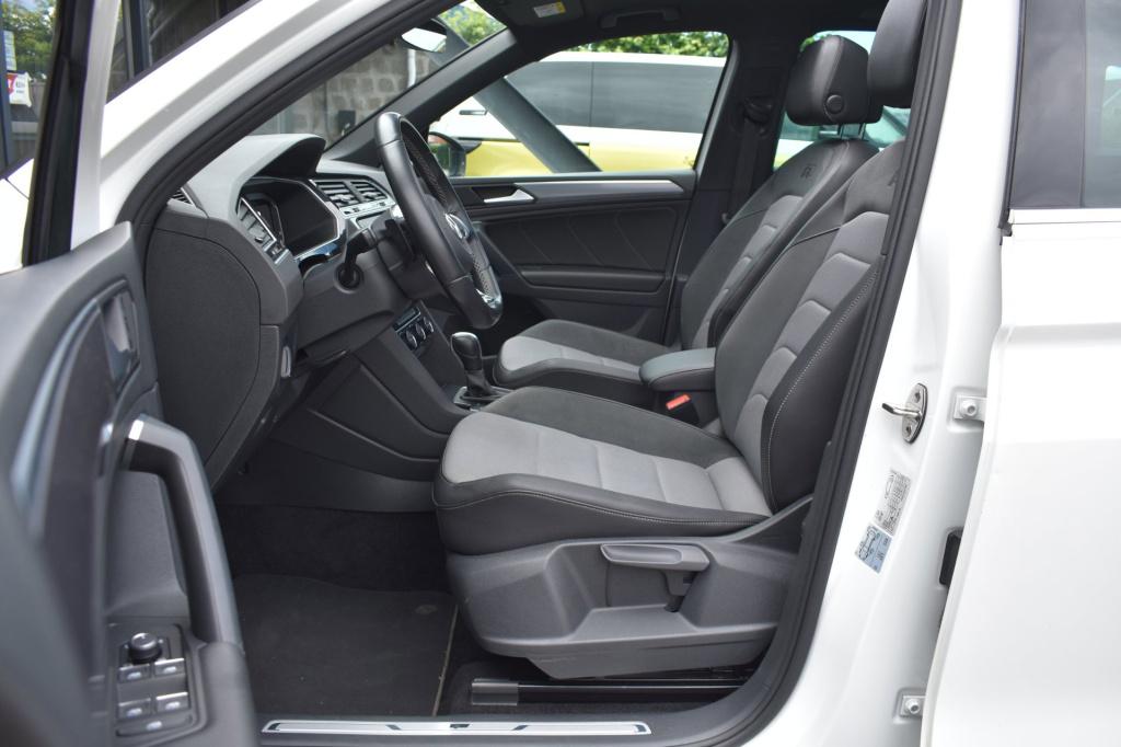 Volkswagen Tiguan 1.5 tsi act r-line | trekhaak | camera | stoelverwarming 