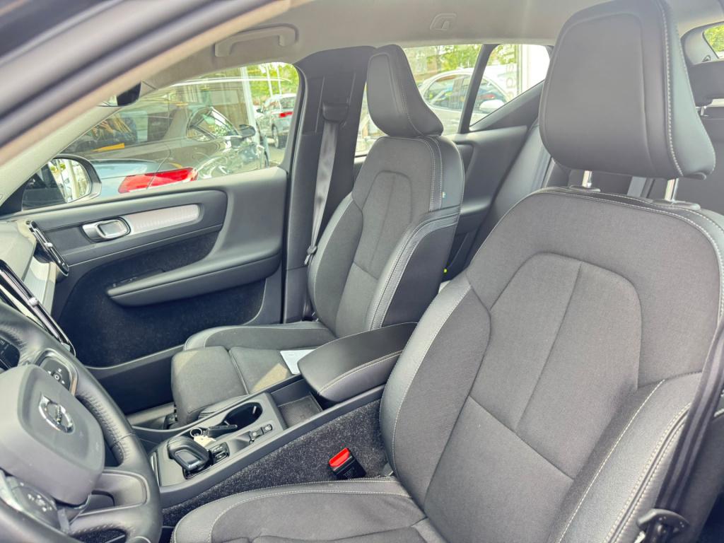 Volvo XC40 1.5 t5 twin engine momentum pro
