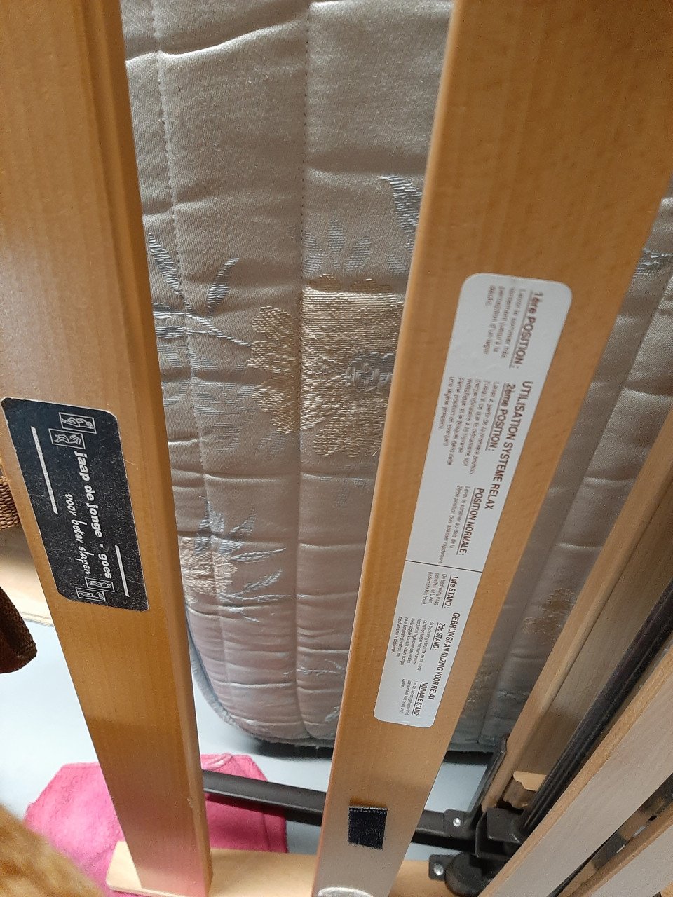 Te koop 1 persoonsbed + matras 90x200cm van Jaap de Jonge beddenzaak