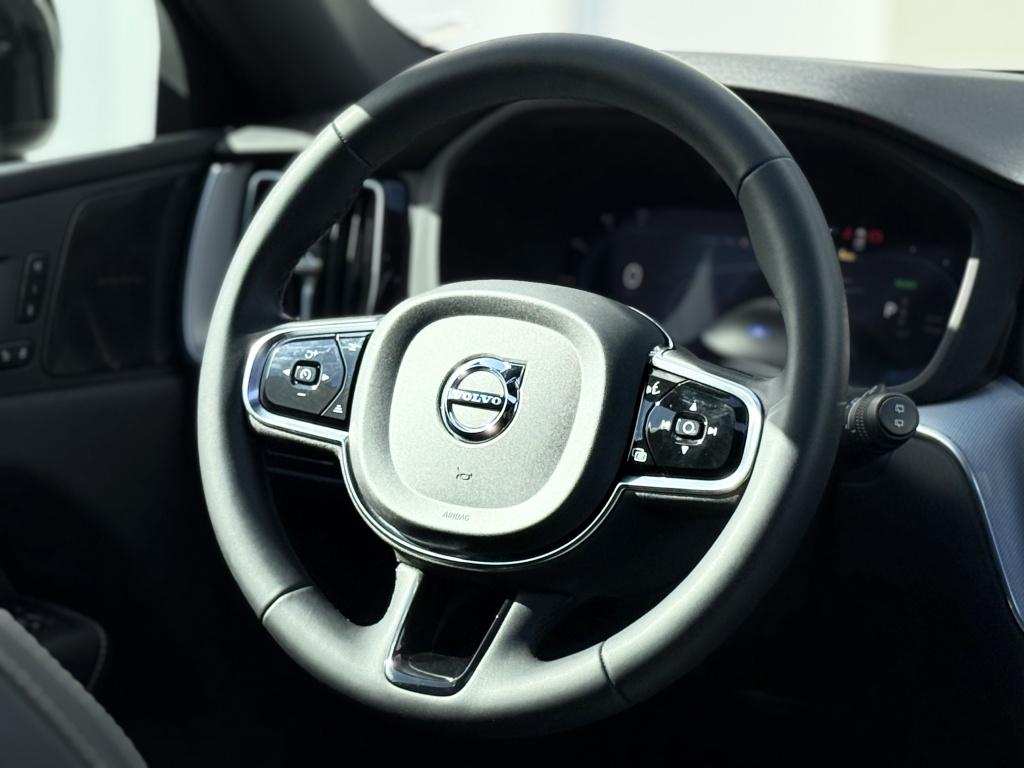 Volvo XC60 t8 455pk recharge r-design| panodak| adap.cruise| 360camera| hea