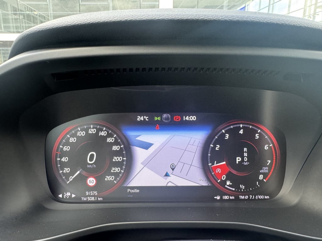 Volvo XC40 t4 190pk r-design| adap.cruise| trekhaak| stoel.verw| h&k sound
