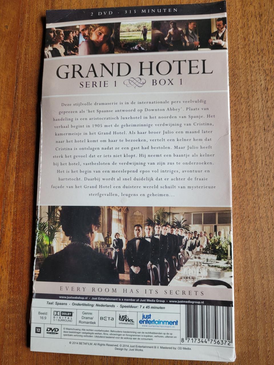 2 DVD nieuw in verpakking Grand Hotel 1