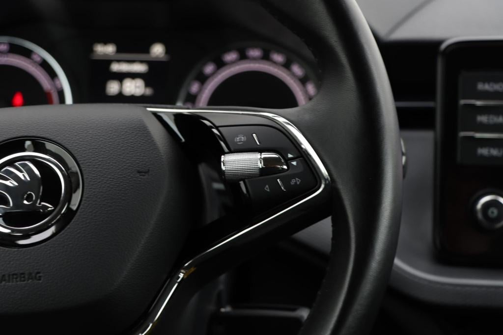 Skoda Kamiq 1.0 tsi ambition 110pk | carplay | cruisecontrol | airco