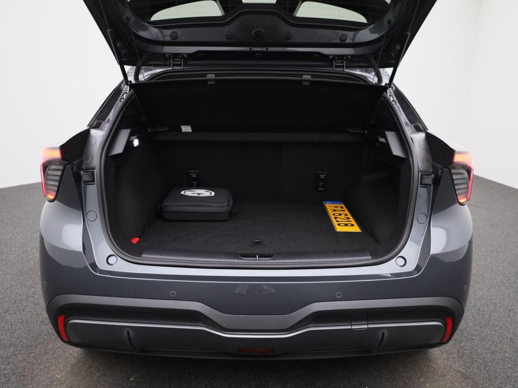 MG Mg4 64 kwh luxury | automaat | navigatie | climate control | apple carpl