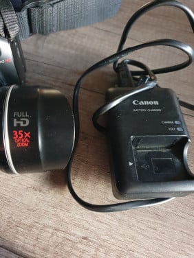 Werkende vintage Canon PowerShot SX40HS incl veel accessoires....