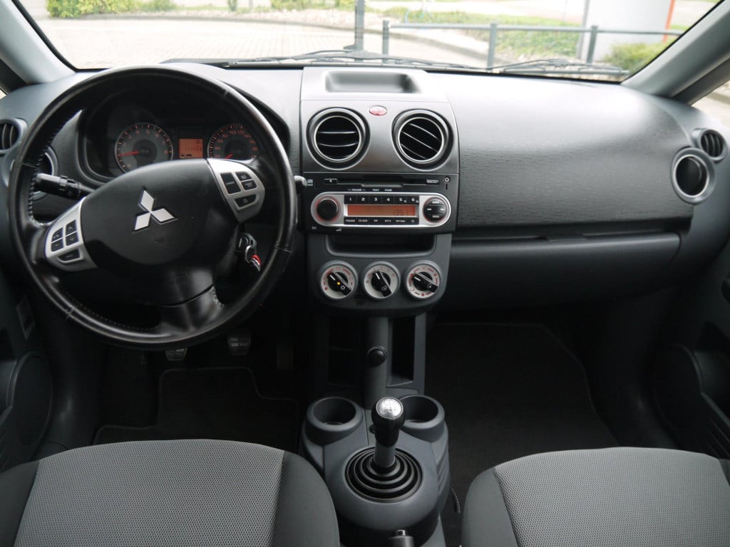 Mitsubishi Colt 1.3 intro edition|trekhaak|rijklaar