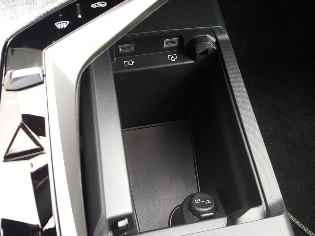 Peugeot E-3008 ev 73 kwh 210pk gt avantage apple carplay & android auto | n