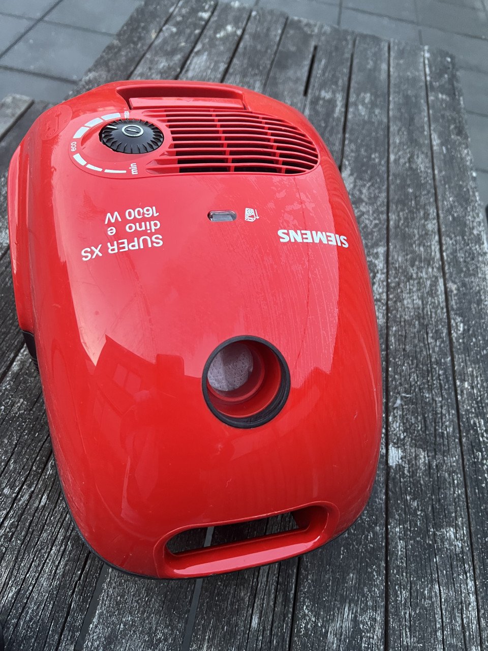 Siemens Stofzuiger 1600 watt bijna niet gebruikt met nieuwe zak en filter