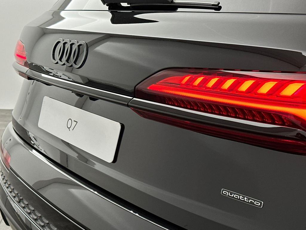Audi Q7 pro line s 55 tfsi e 290 kw / 394 pk suv 8 versn.