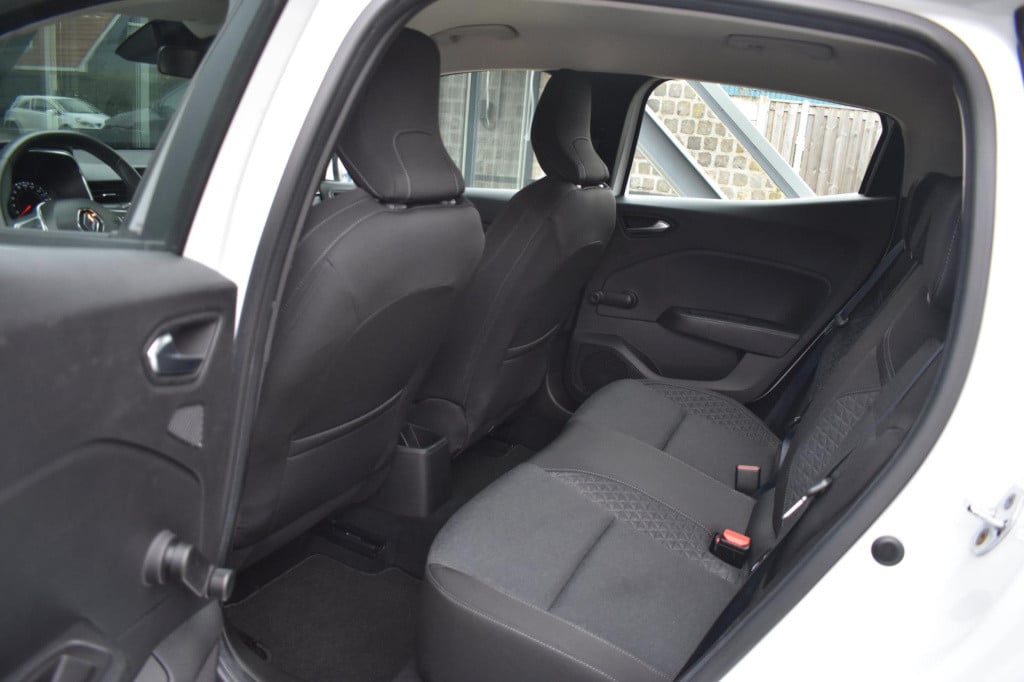 Renault Clio 1.0 tce | parkeersensoren | navigatie | dealer onderhouden | c