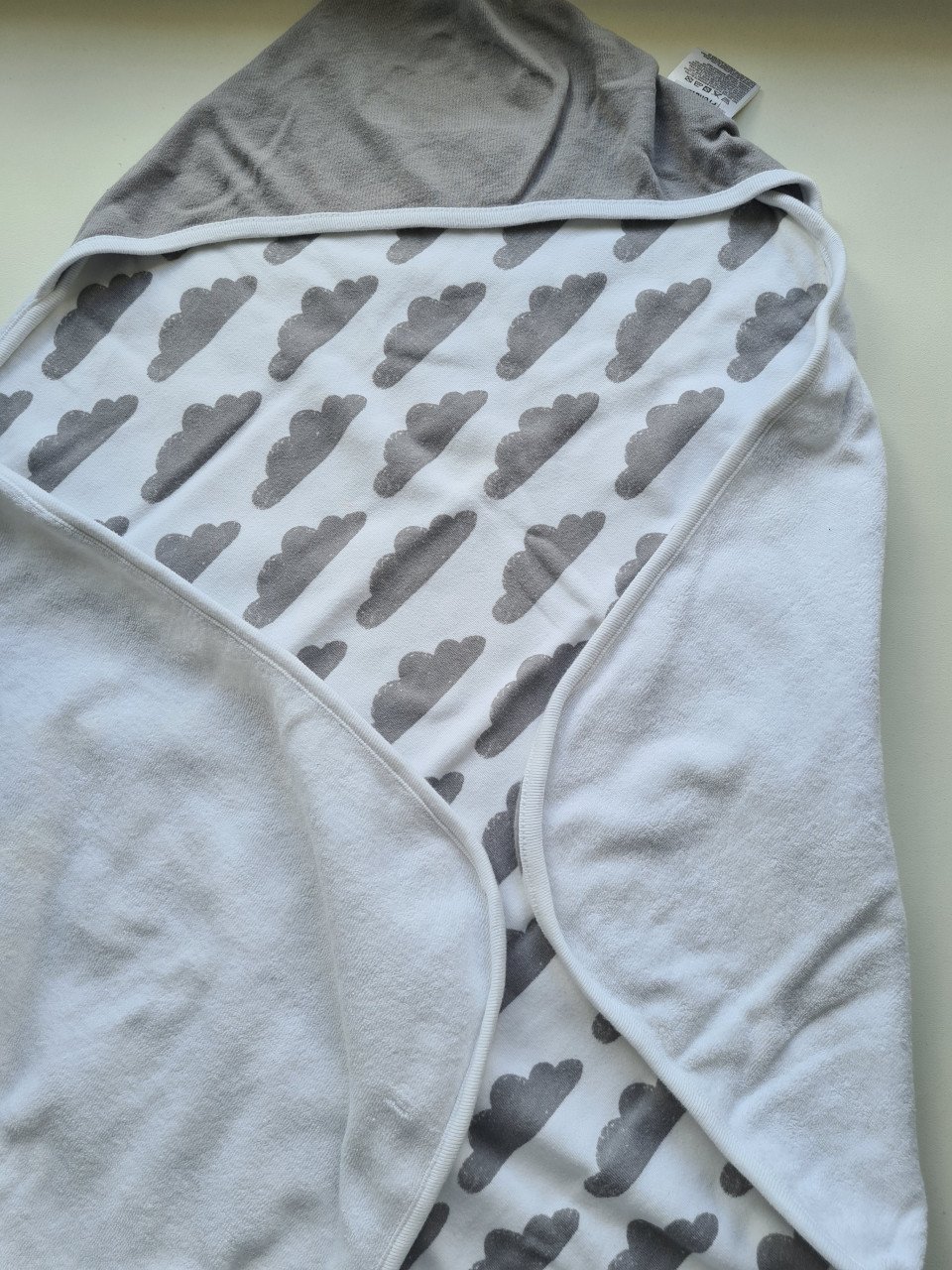 2 X wit / grijs badcape en droogdoek van Prenatal/ Dookey