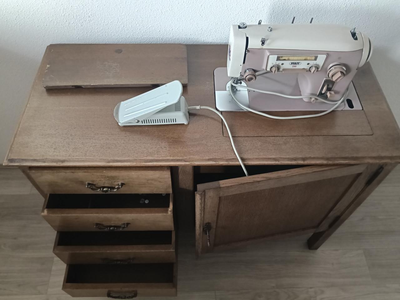 Vintage naaimachinetafel Pfaff