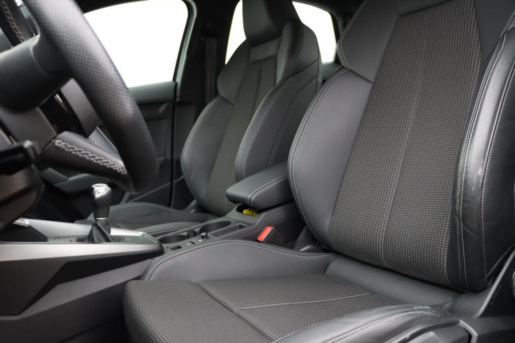 Audi A3 limousine 35 tfsi s edition 150pk