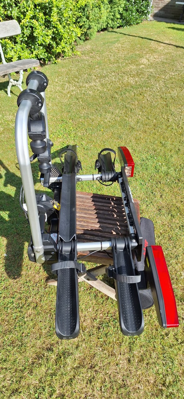 Uebler F24 fietsendrager voor 2-ebikes als nieuw!