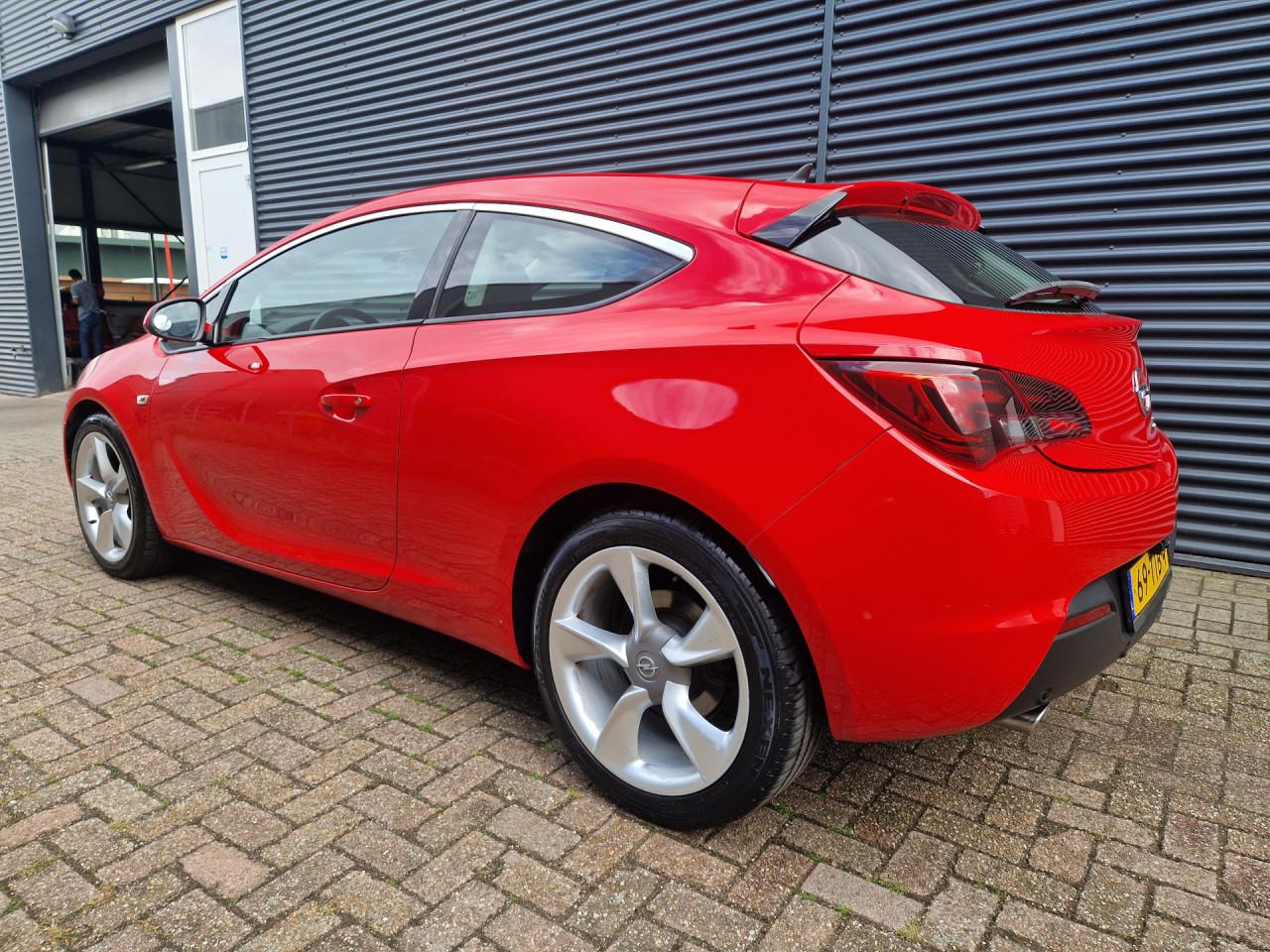 Opel Astra GTC 1.4 Turbo Sport