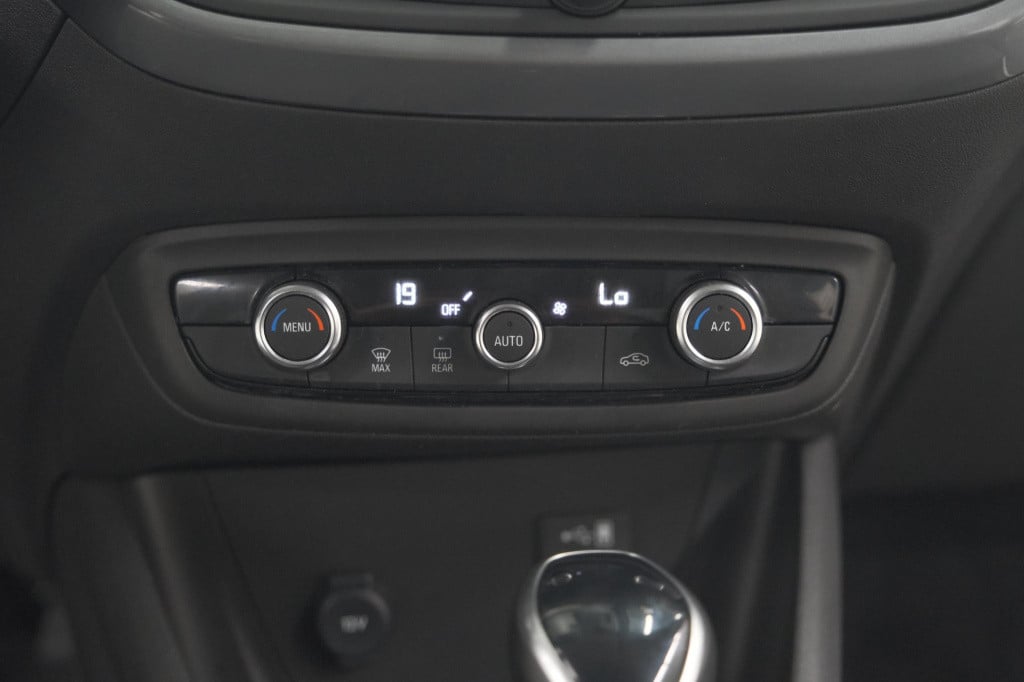 Opel Crossland X turbo 130 at6 elegance | camera | parkeersensoren | naviga