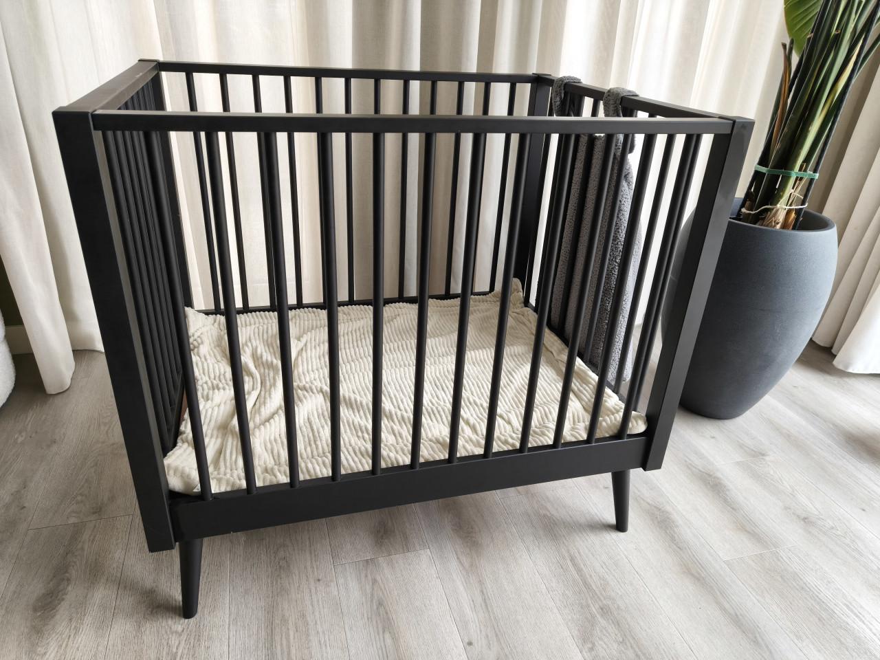 Europe baby box Evy mat zwart