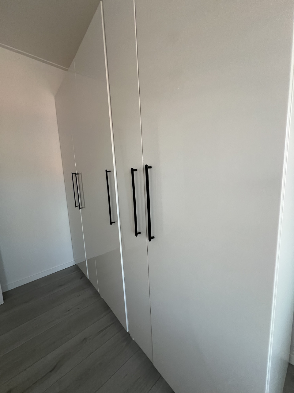 Ikea pax kast met glanzende deuren
