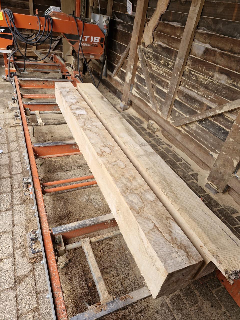 2 houten balken 20x25x250