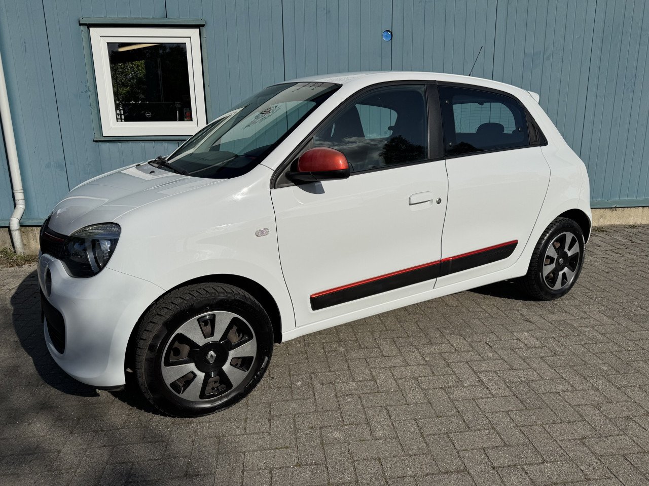 Zeer Leuke Renault Twingo klaar om mee weg te rijden!