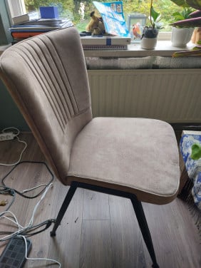 Tafel, salontafel, kast, stoelen, tafeltje,