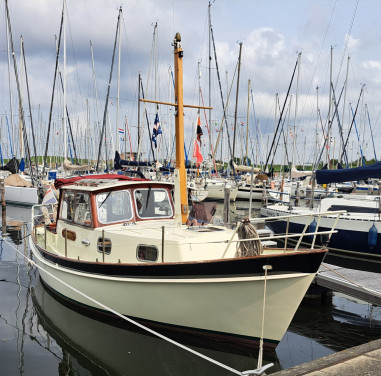Klassieke motorsailer, ontwerp De Vries Lentsch