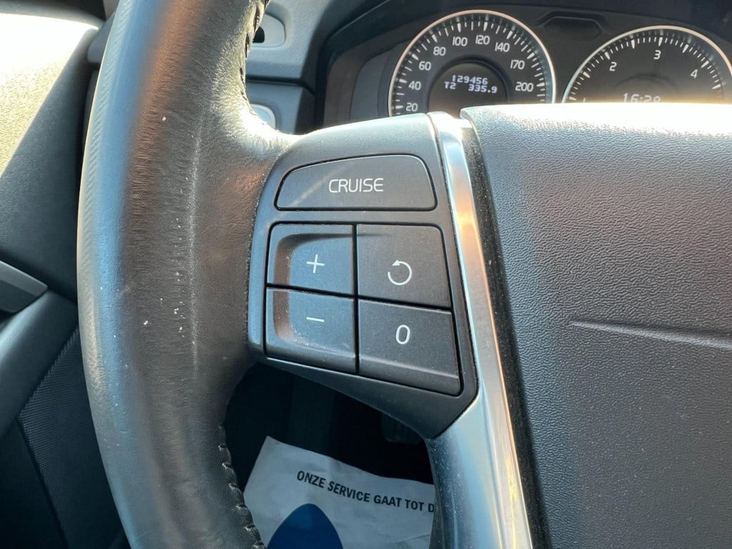 Volvo V70 1.6 d2 kinetic, trekhaak, navi, parkeersensoren enz...