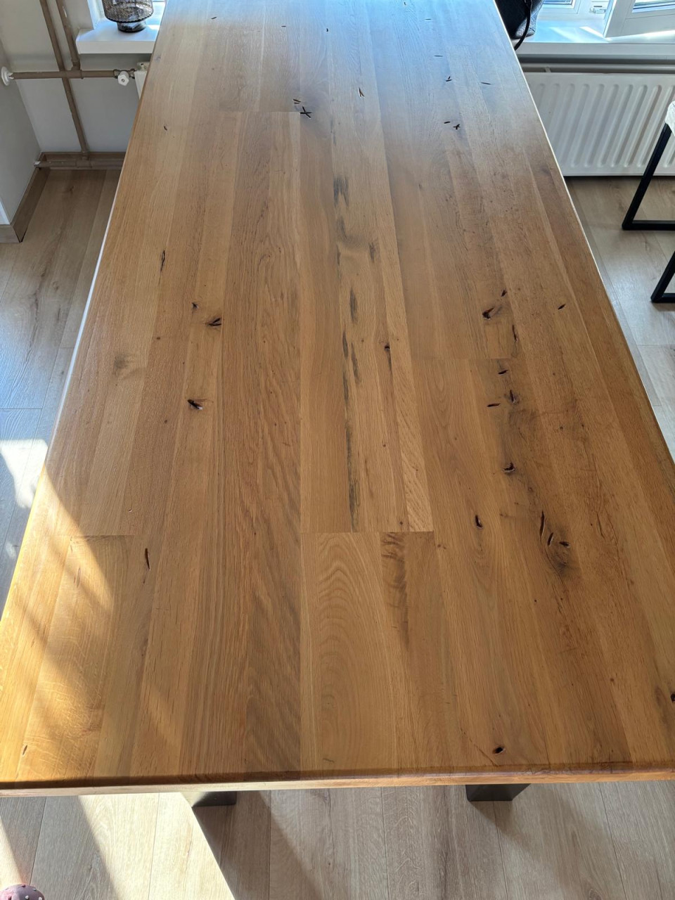 Licht eikenhouten tafel
