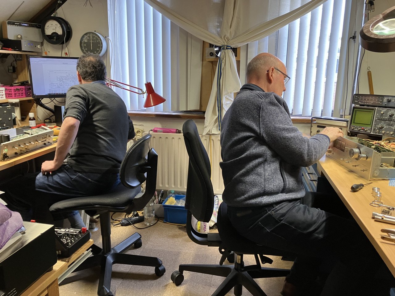 Audioapparaten reparatie en service door professioneel monteur met garantie