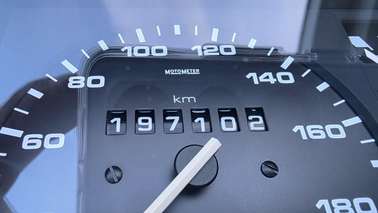 VOLKSWAGEN GOLF 2 TOERENTELLER COCKPIT