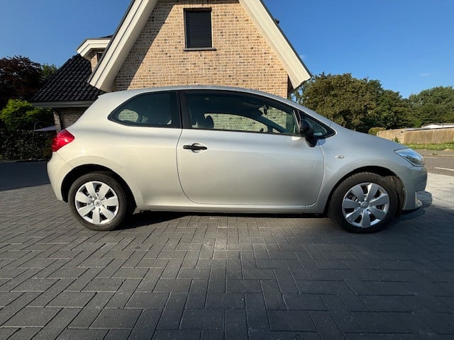 Toyota Auris 1.6-16v Terra