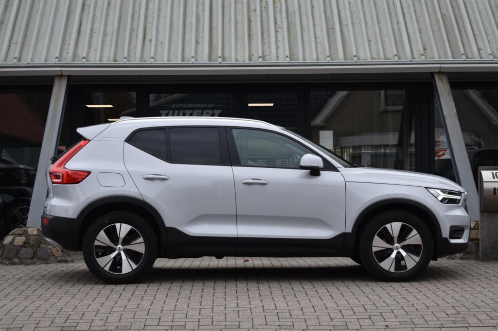 Volvo XC40 1.5 t3 momentum pro | pano | camera | apple carplay | android au