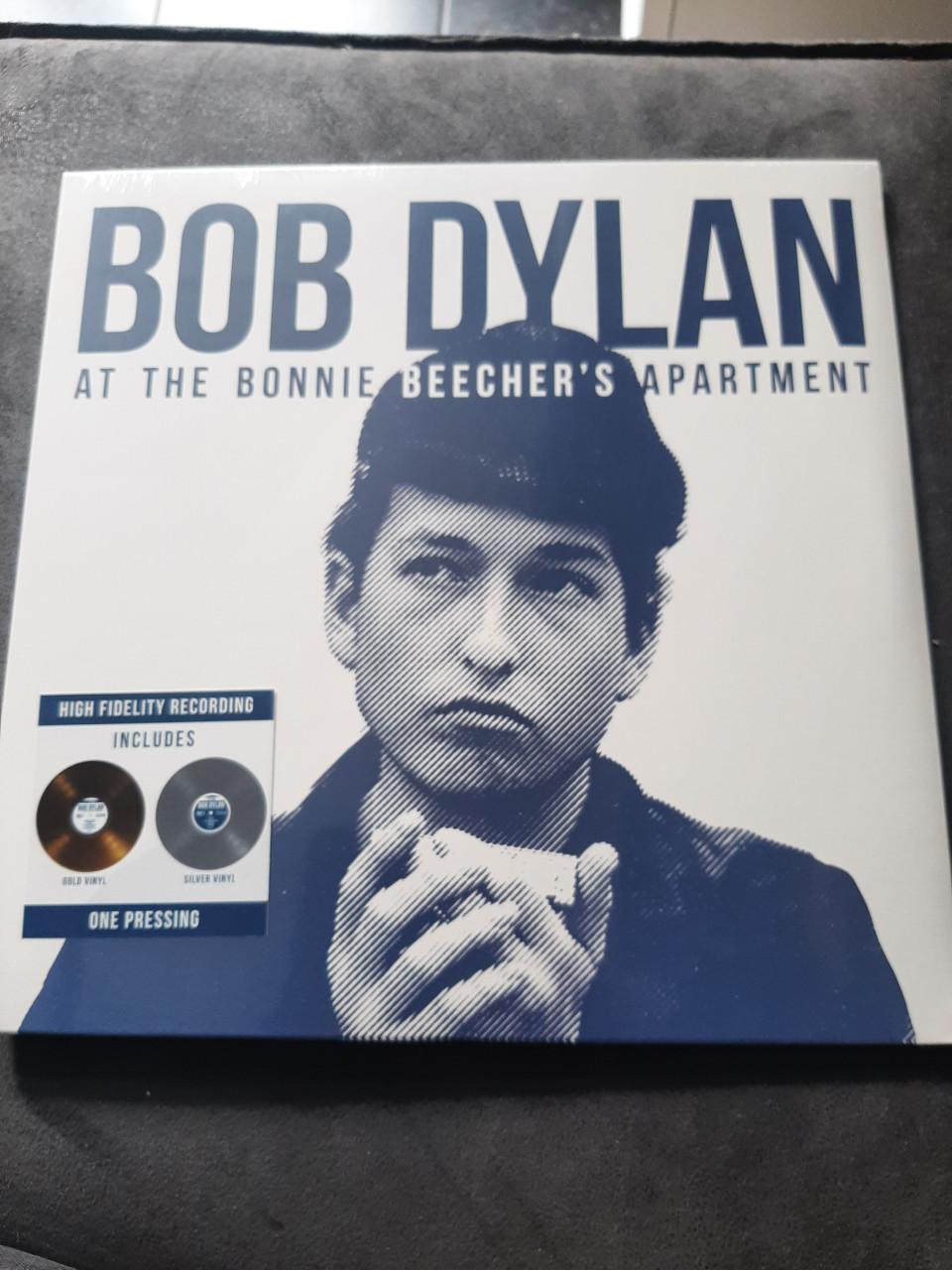 BOB DYLAN at the bonnie beecher's appartement