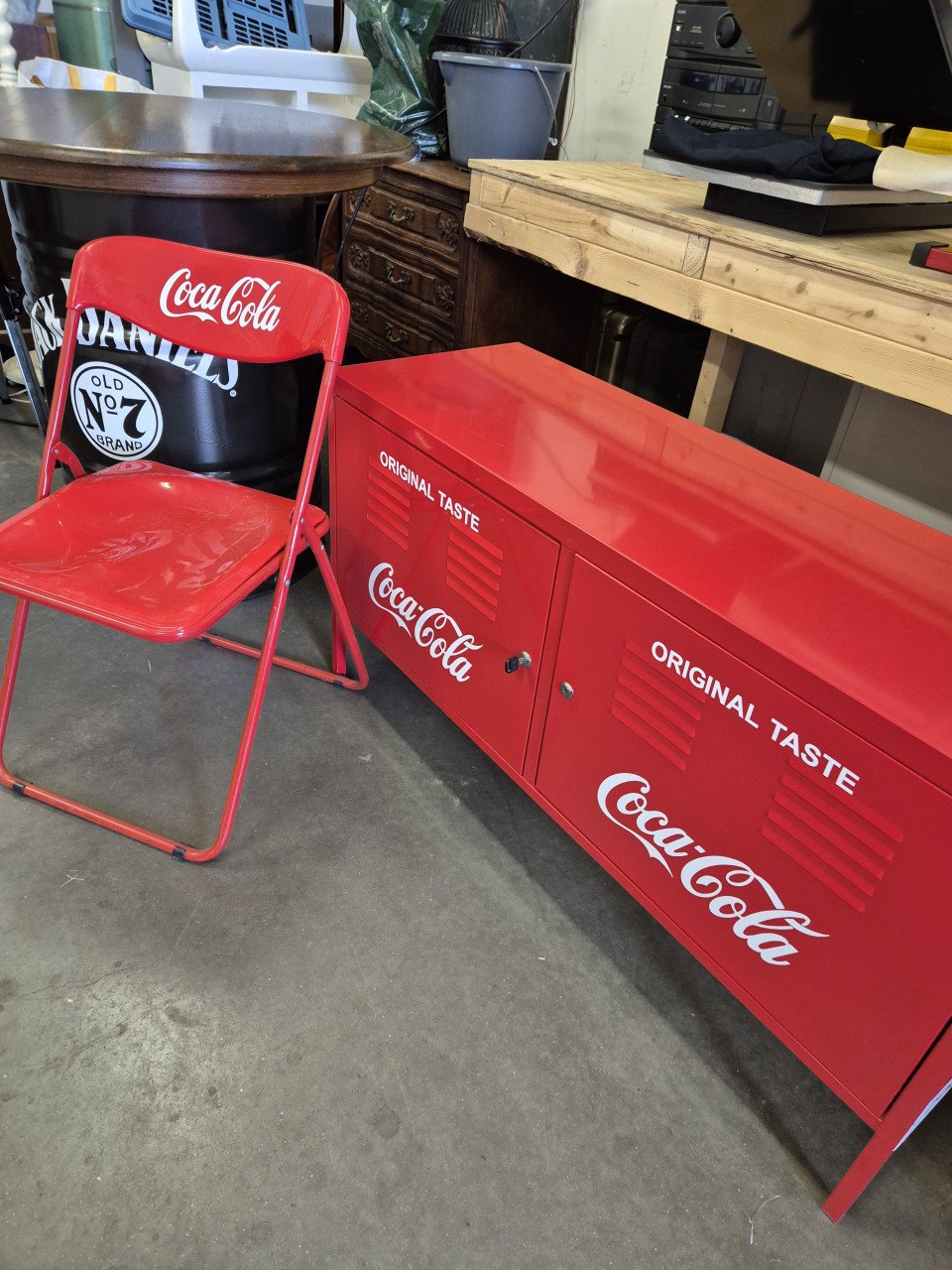 Mooie kasten gestyled in Coca Cola thema