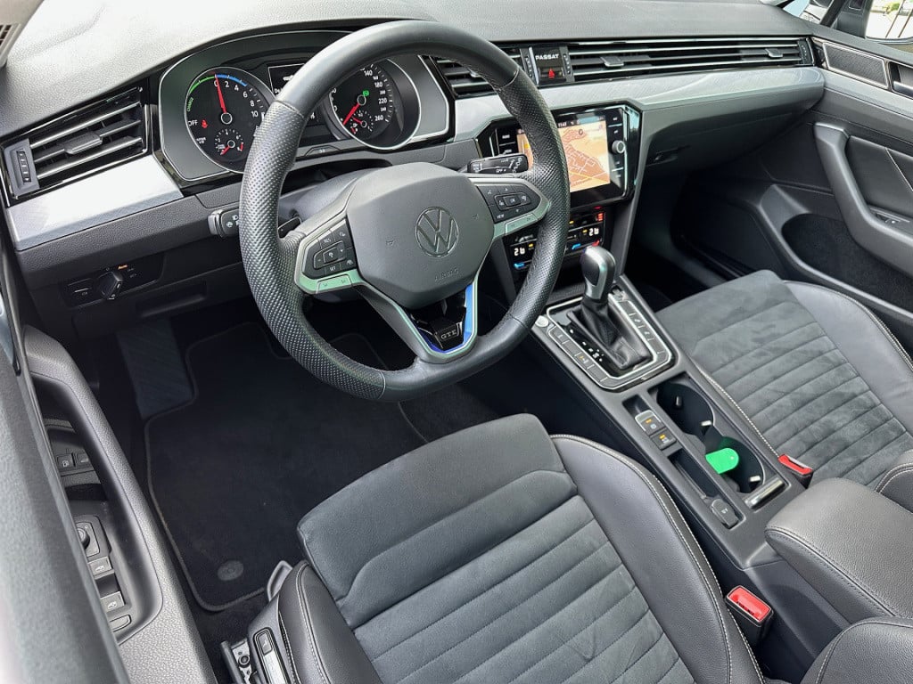 Volkswagen Passat variant 1.4 tsi phev gte | camera | dode hoek | navi | ca